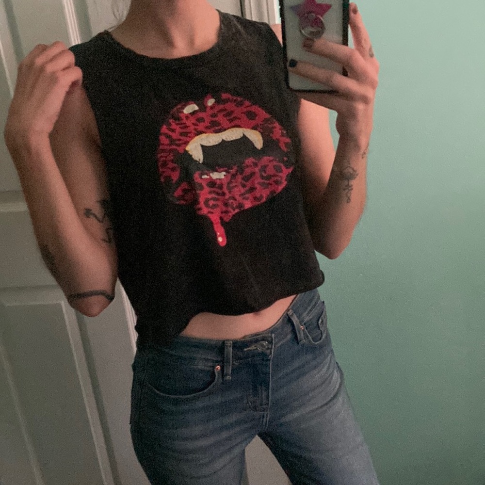 Faded vampire lips tank top